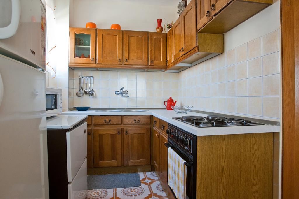 Apartments Dragan Трогир Стая снимка