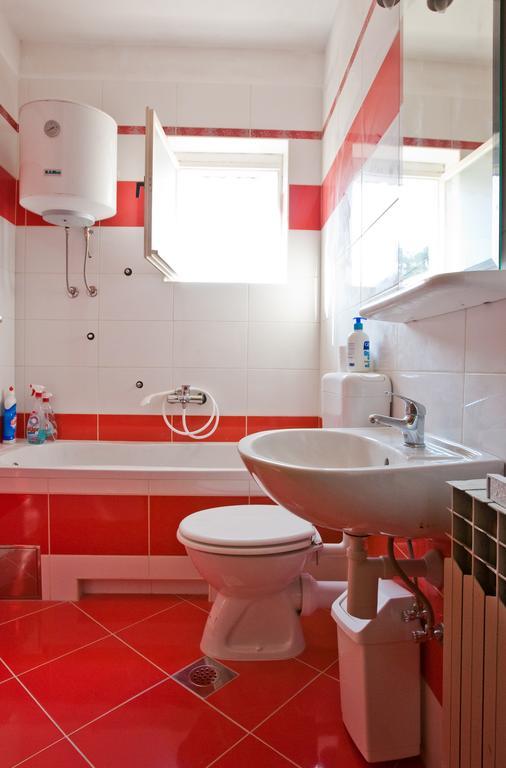 Apartments Dragan Трогир Стая снимка