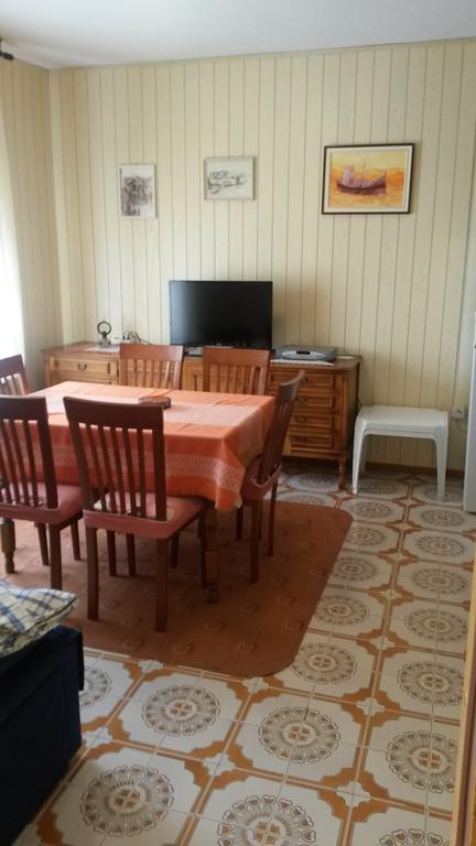 Apartments Dragan Трогир Стая снимка