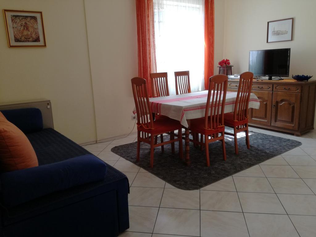 Apartments Dragan Трогир Екстериор снимка