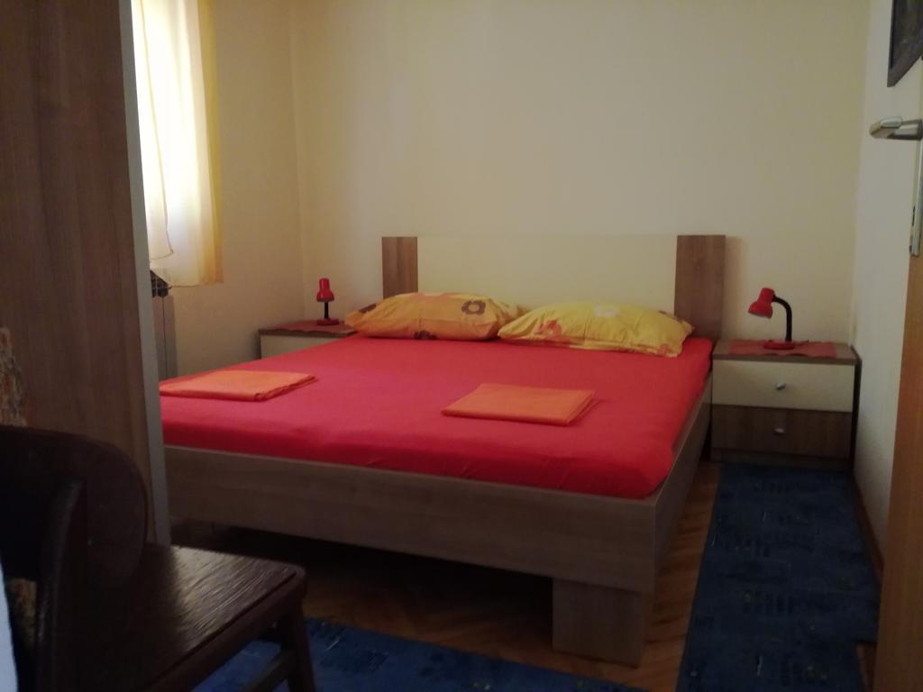 Apartments Dragan Трогир Екстериор снимка