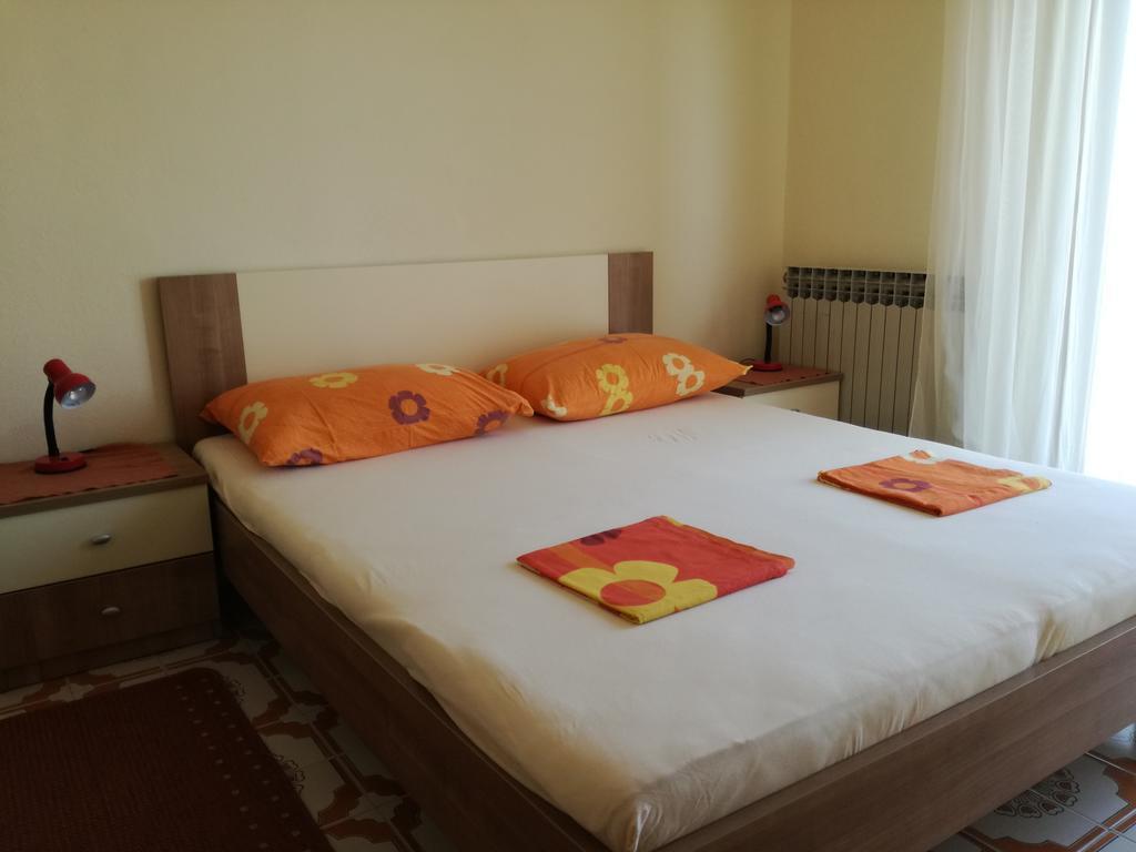Apartments Dragan Трогир Екстериор снимка